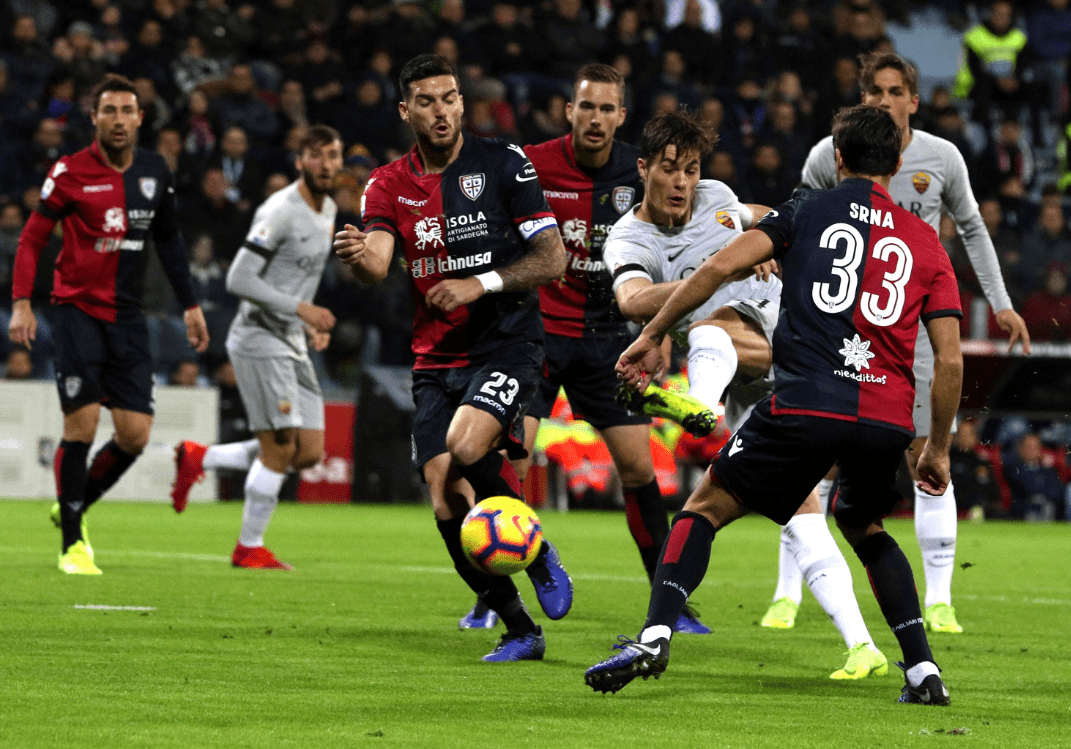 里夫斯状态不佳，半场得到8分，投篮命中率仅为20%