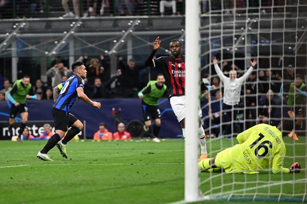 罗马诺：弗拉霍维奇与尤文谈续约无任何进展，拜仁也暂停追求