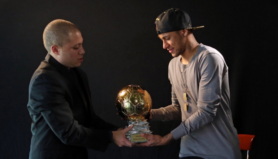 伊尔迪兹：我踢伪9号？大家可以拭目以待；斯帅没给我额外压力