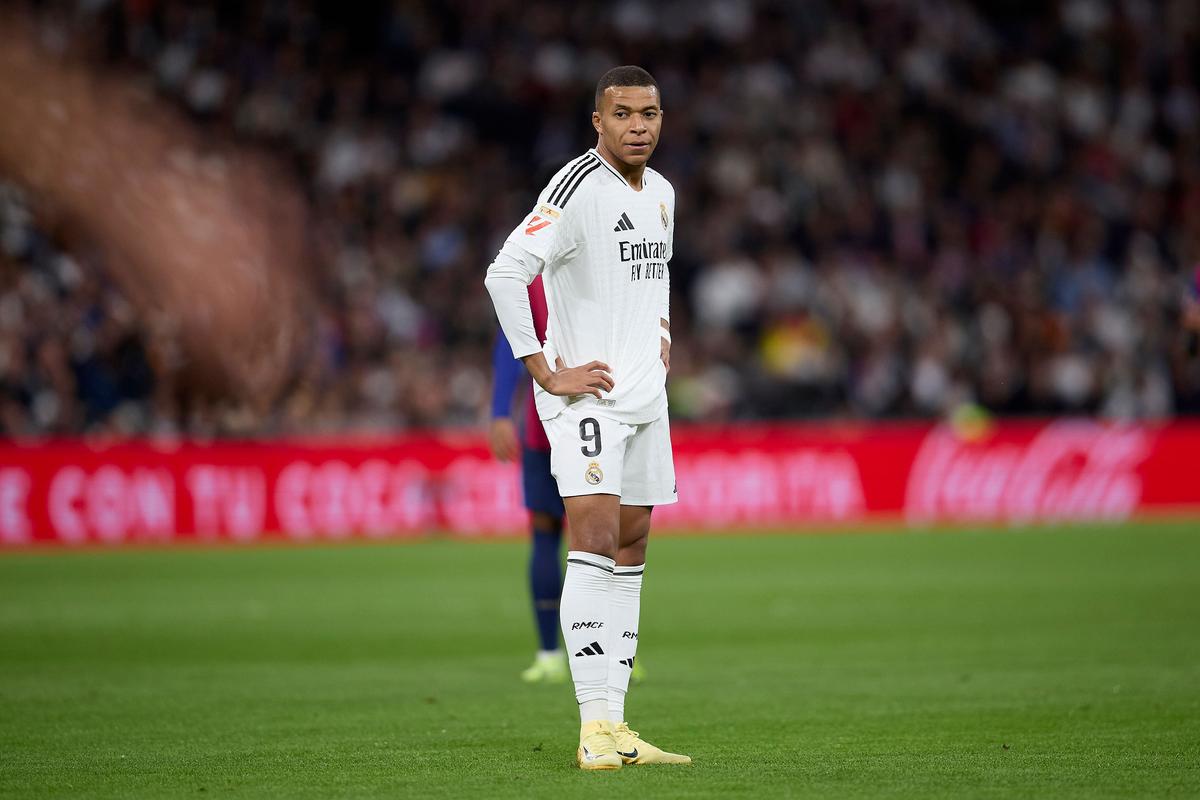 记者：米特里策今日接受微创手术，浙江队主帅已提前联系下家（记者称米特里策今日接受微创手术，浙江主帅已提前对接下家）