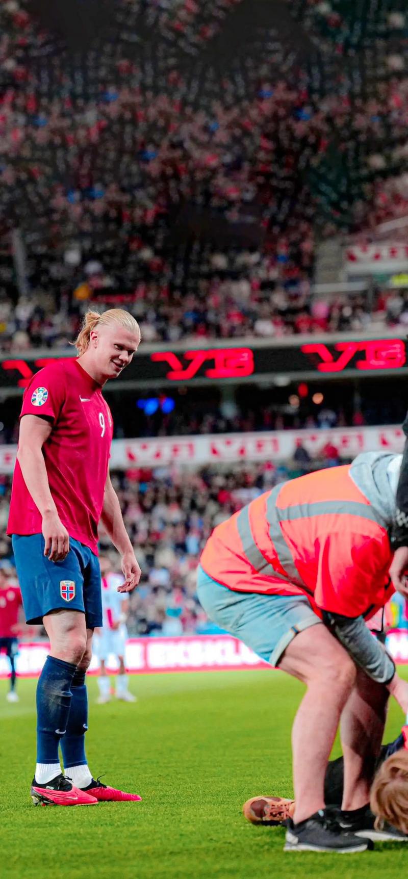 爱尔兰本轮世预赛大名单：柯林斯、凯莱赫、阿扎兹在列（爱尔兰公布本轮世预赛名单：柯林斯、凯莱赫、阿扎兹入选）