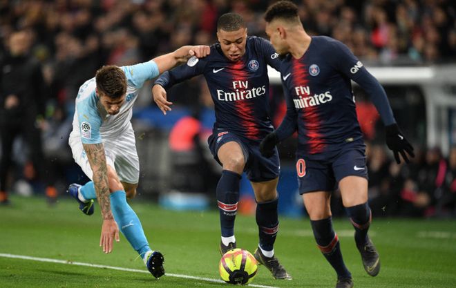 基米希：萨内的身体素质非常出色，他用两粒进球回报自己（基米希盛赞萨内：身体素质出众，两球证明自己）