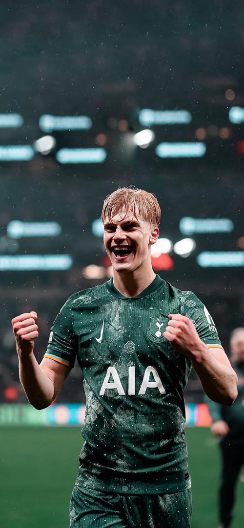 无解火力！拜仁成为德甲历史首支14轮打入50球的球队（拜仁火力全开：德甲史上首支14轮攻入50球的球队）