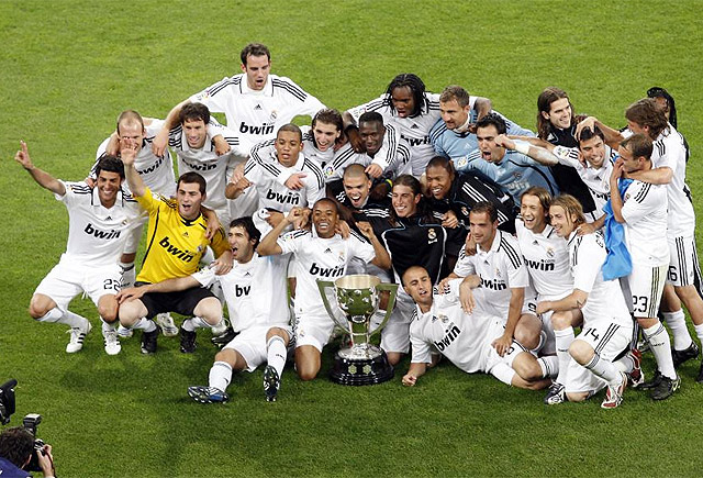 世欧预战报：巴克斯塔斯破门+染红，十人希腊3-2苏格兰（世预赛欧洲区：巴卡塞塔斯先破门后染红，10人希腊3-2力克苏格兰）